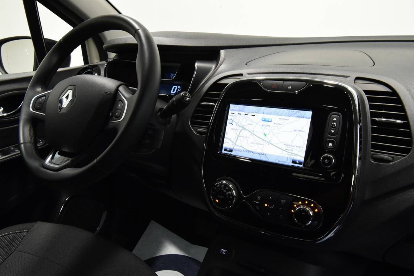 RENAULT Captur 28