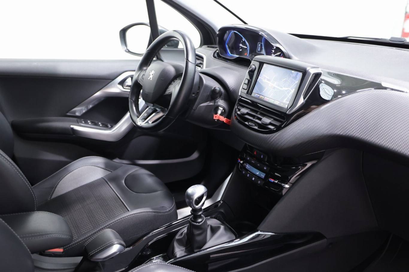 PEUGEOT 2008 10
