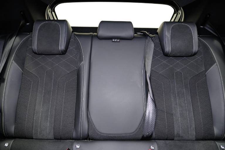 PEUGEOT 208 39