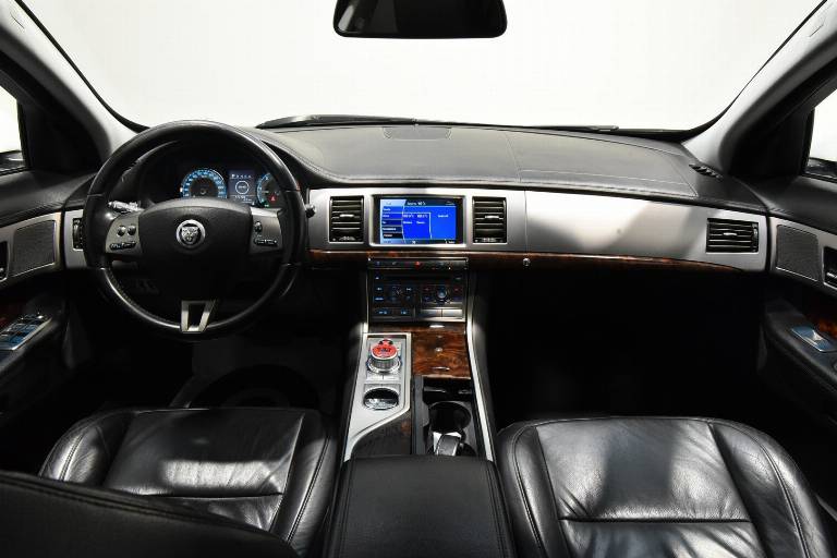 JAGUAR XF 7