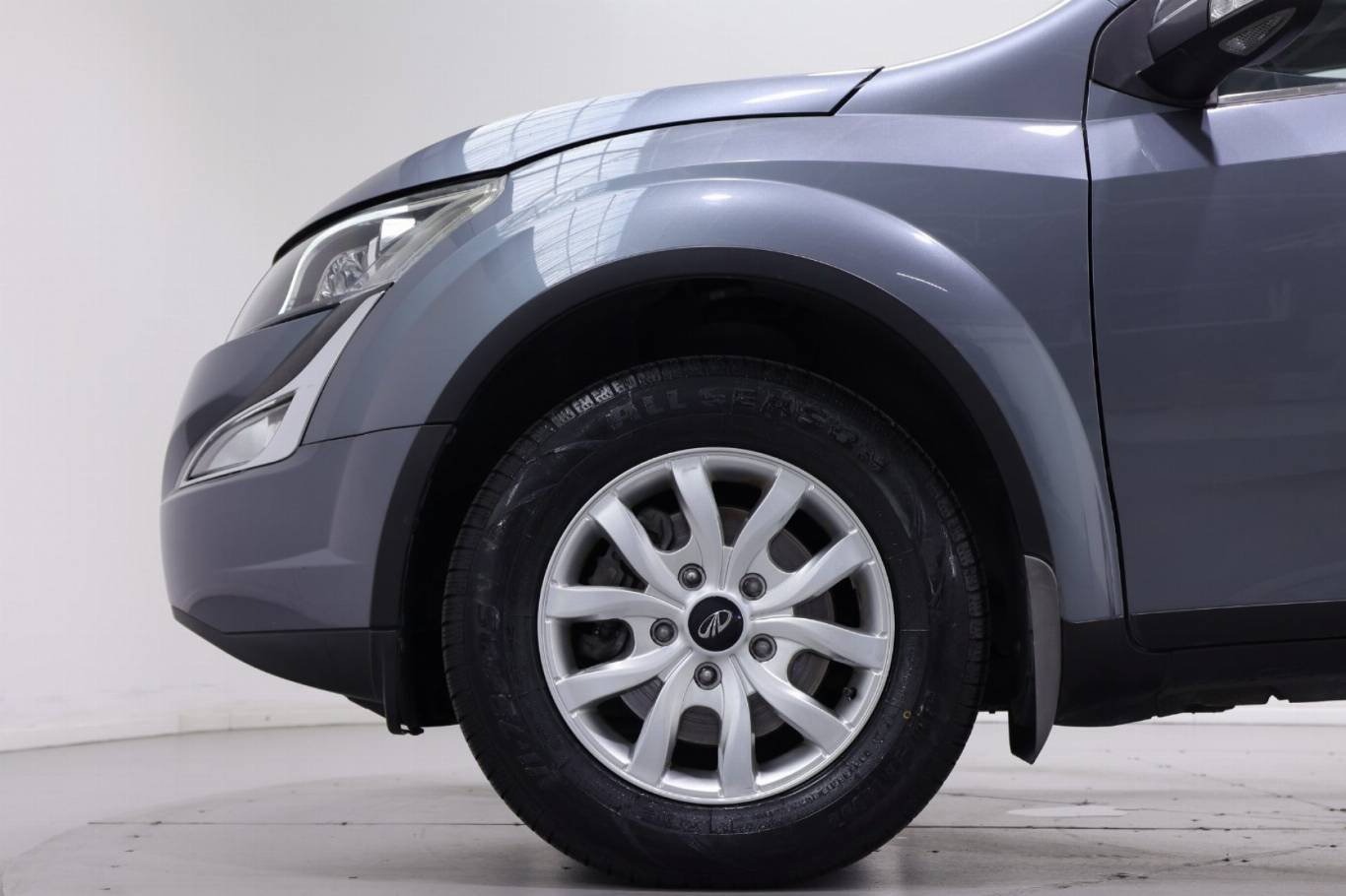 MAHINDRA XUV500 17