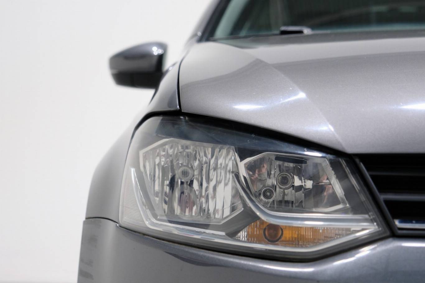 VOLKSWAGEN Polo 13
