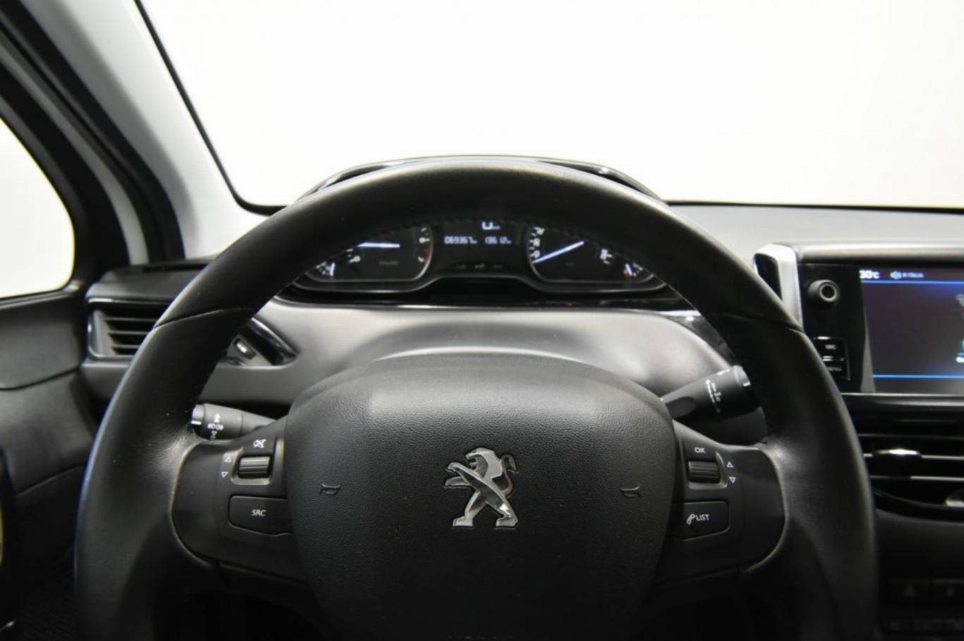 PEUGEOT 208 7