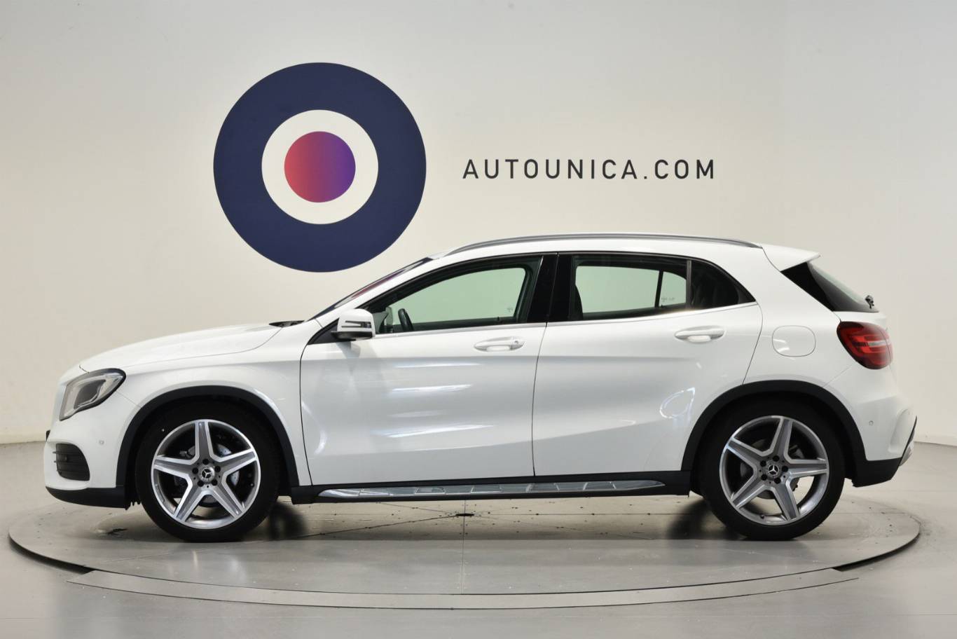 MERCEDES-BENZ GLA 200 32