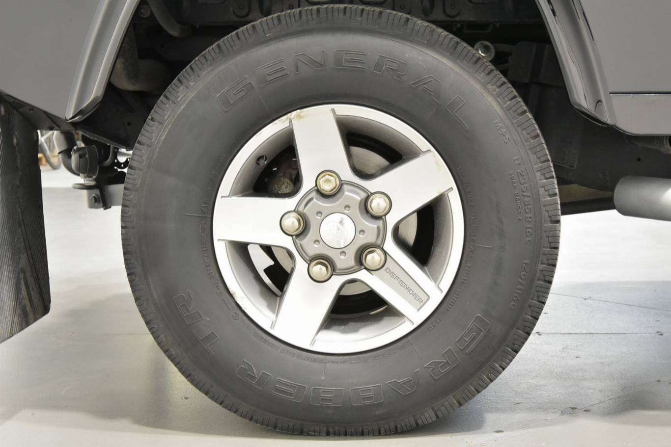 LAND ROVER Defender 34