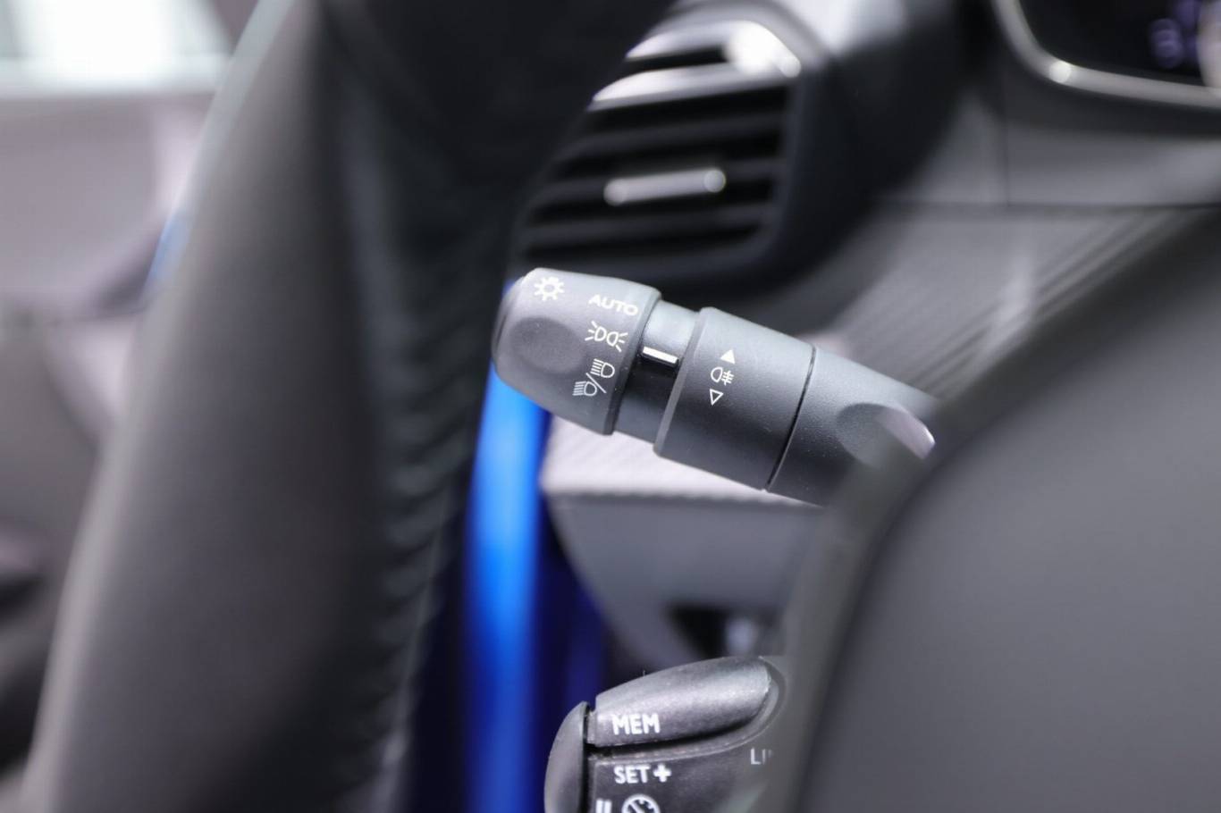 PEUGEOT 208 22