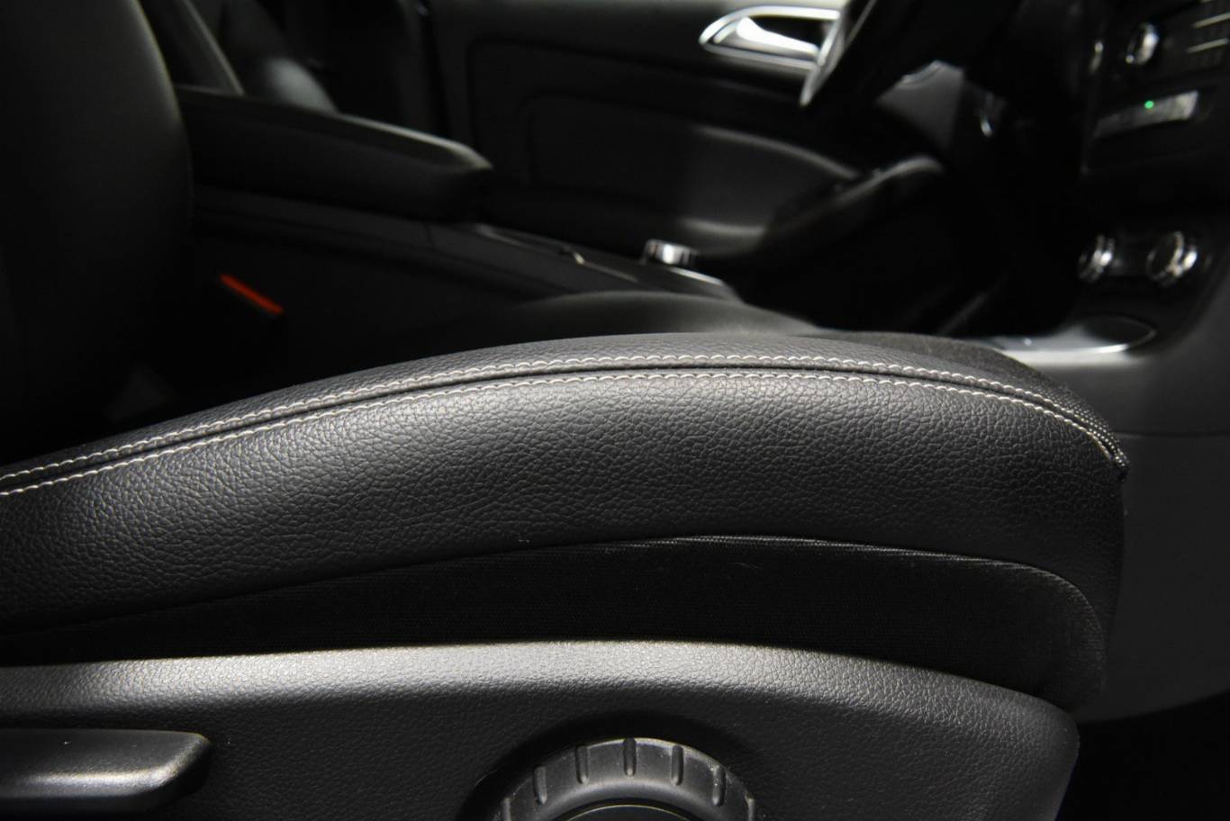 MERCEDES-BENZ B 180 36