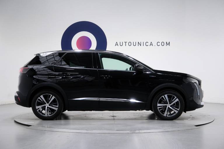 PEUGEOT 3008 4