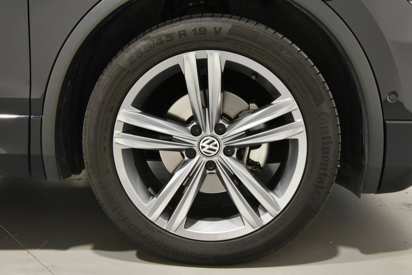 VOLKSWAGEN Tiguan 34