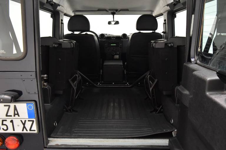 LAND ROVER Defender 26