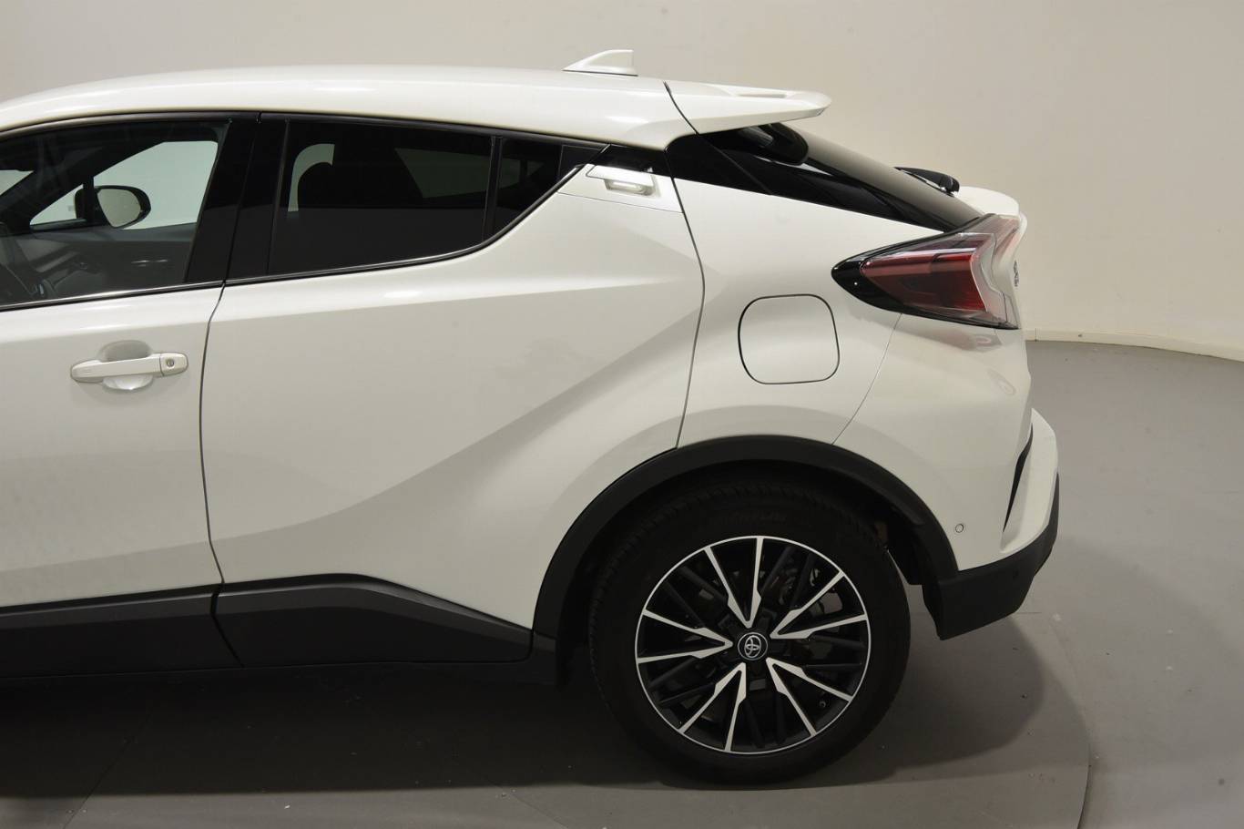 TOYOTA C-HR 49