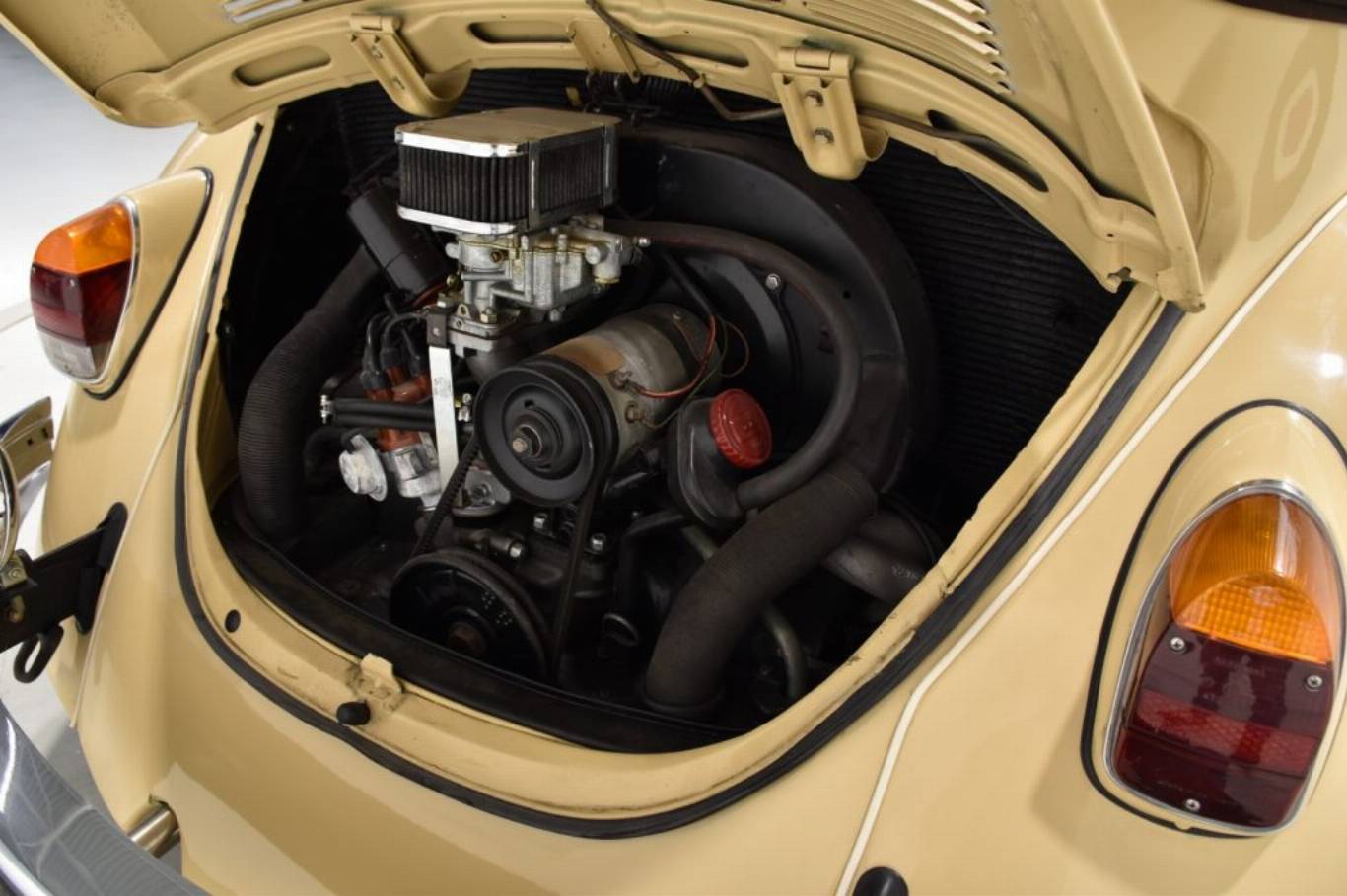 VOLKSWAGEN Maggiolino 102