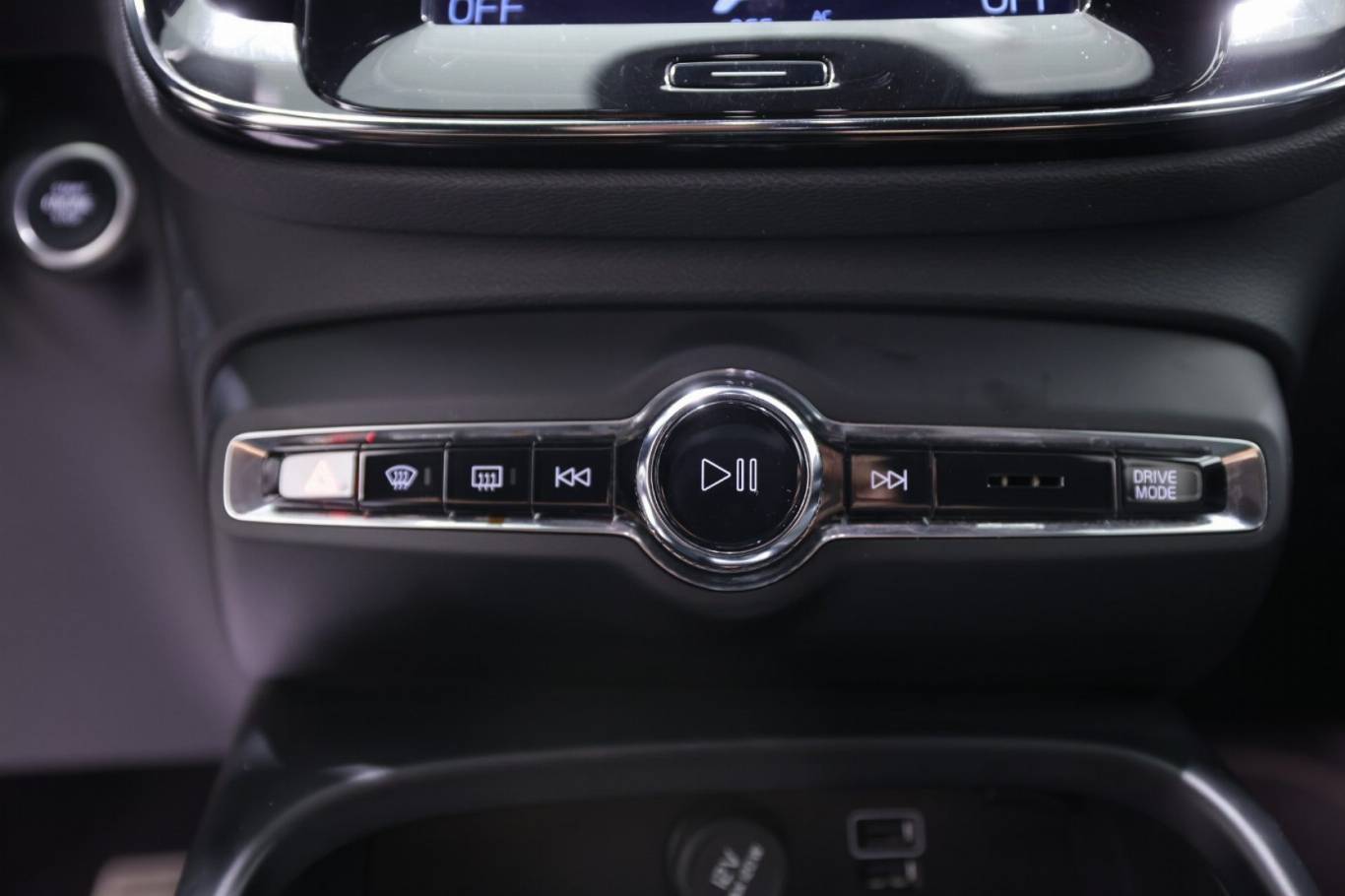 VOLVO XC40 29