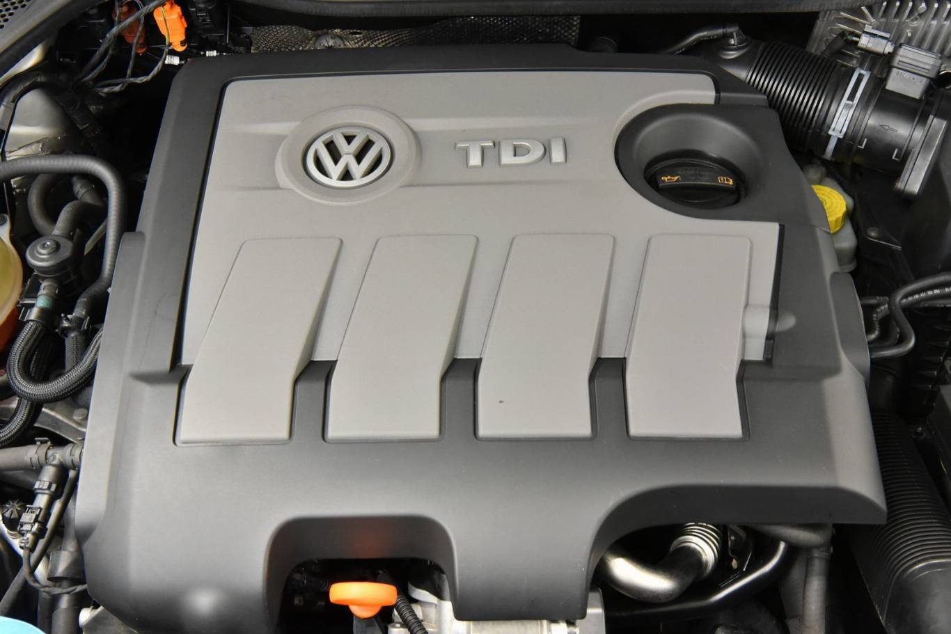 VOLKSWAGEN Polo 13