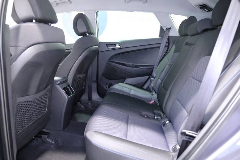 HYUNDAI Tucson 36