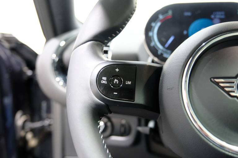 MINI Cooper Clubman 18