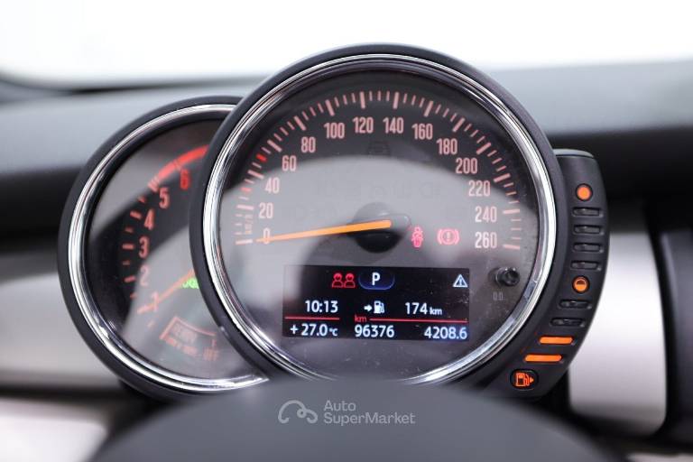 MINI Cooper 8