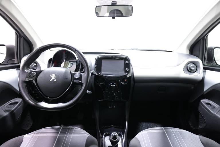 PEUGEOT 108 10