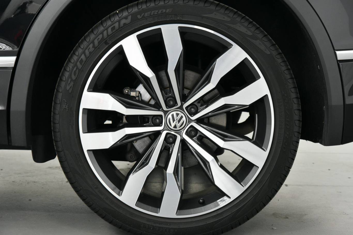 VOLKSWAGEN Tiguan 21