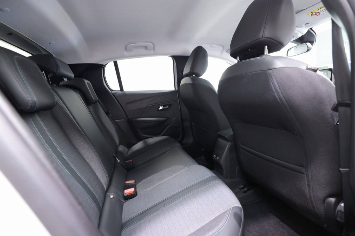 PEUGEOT 208 48