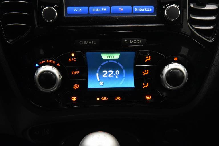 NISSAN Juke 10