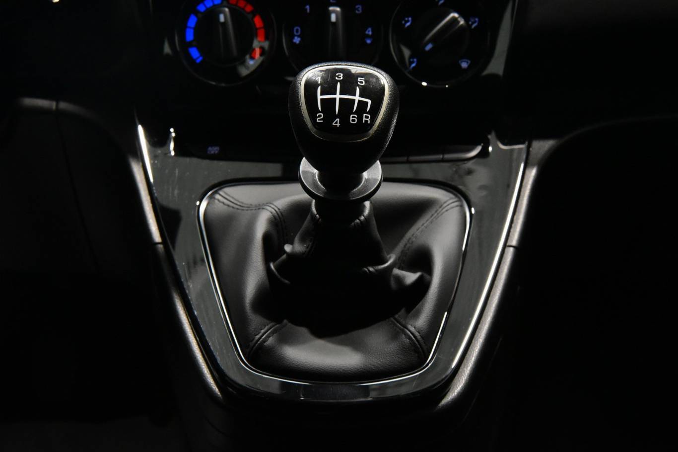 LANCIA Ypsilon 19