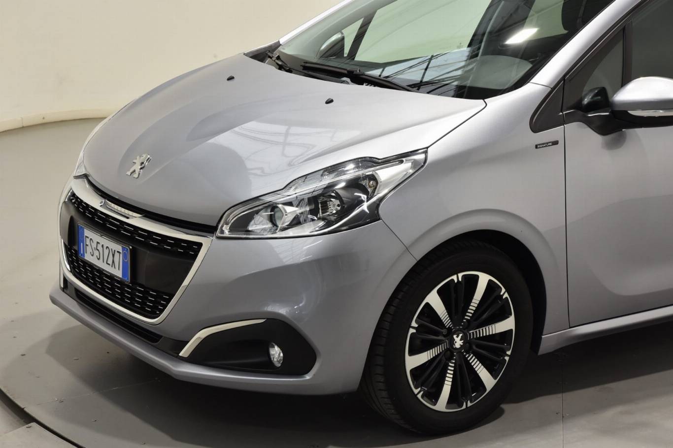 PEUGEOT 208 19