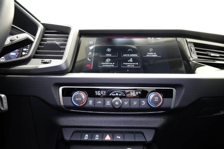 AUDI A1 9