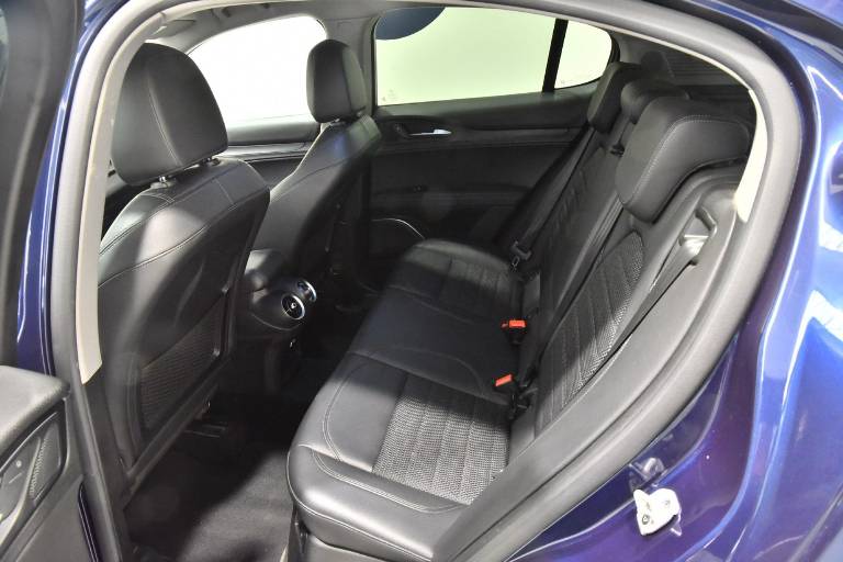 ALFA ROMEO Stelvio 26