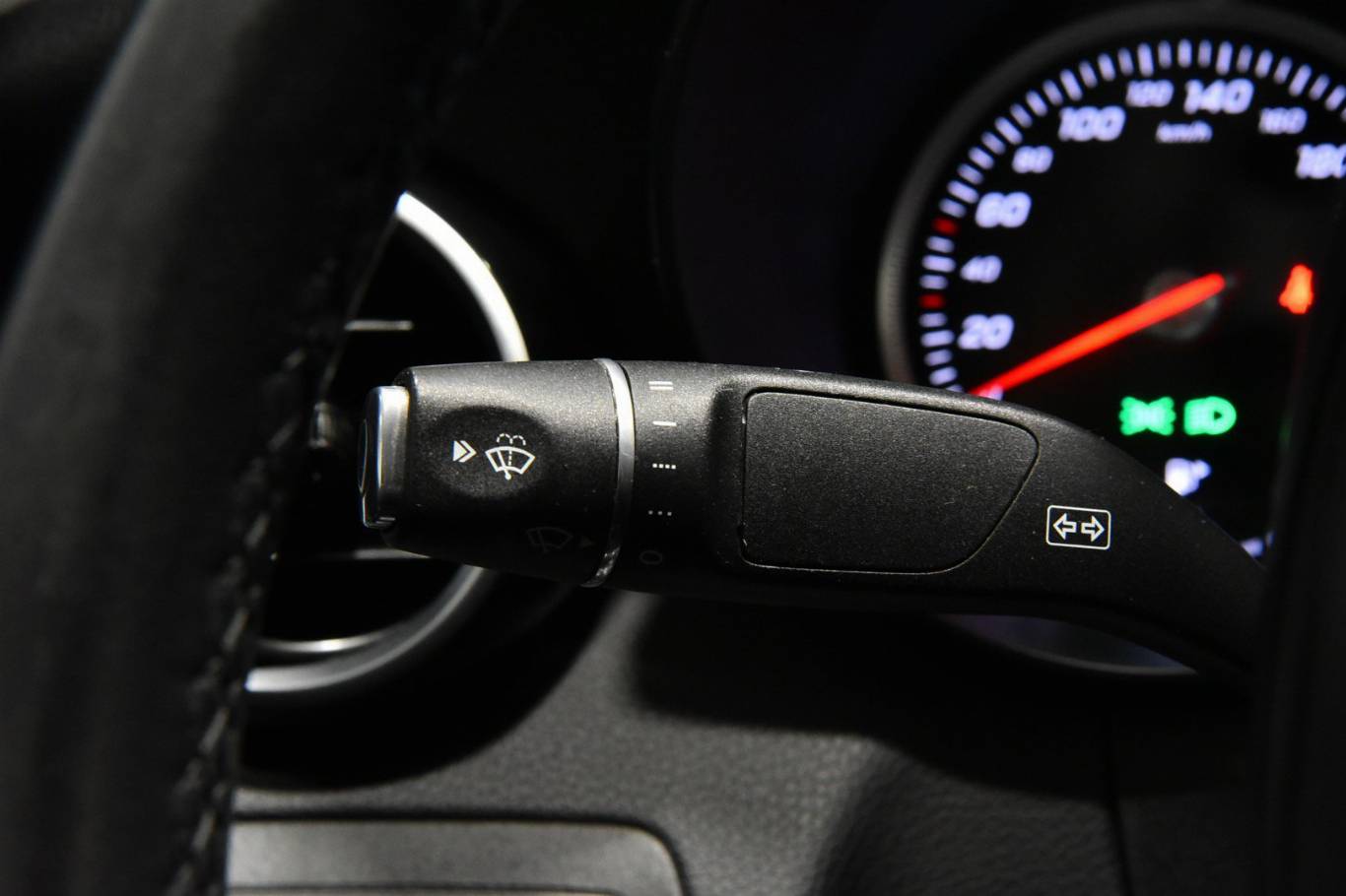 MERCEDES-BENZ C 180 20