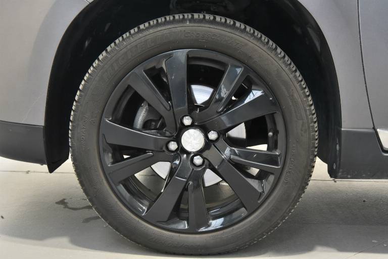 PEUGEOT 2008 32