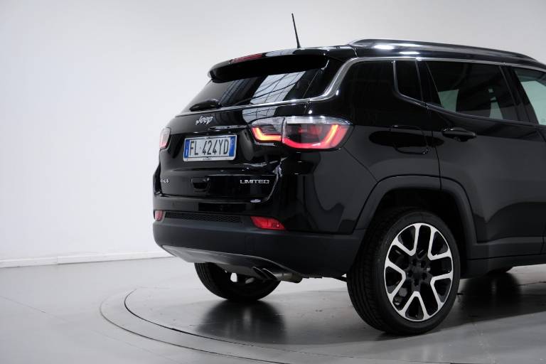 JEEP Compass 57