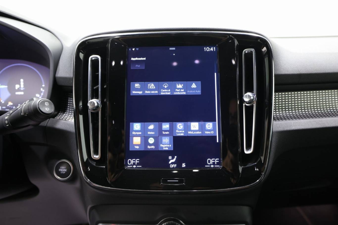 VOLVO XC40 9