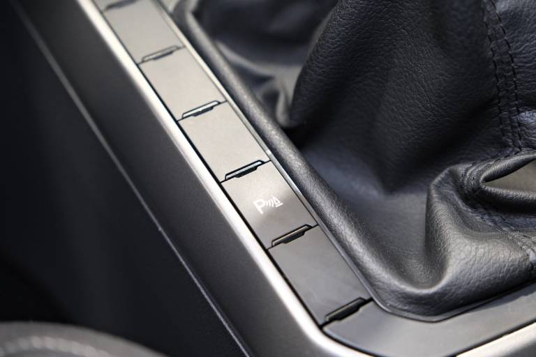 VOLKSWAGEN Polo 27