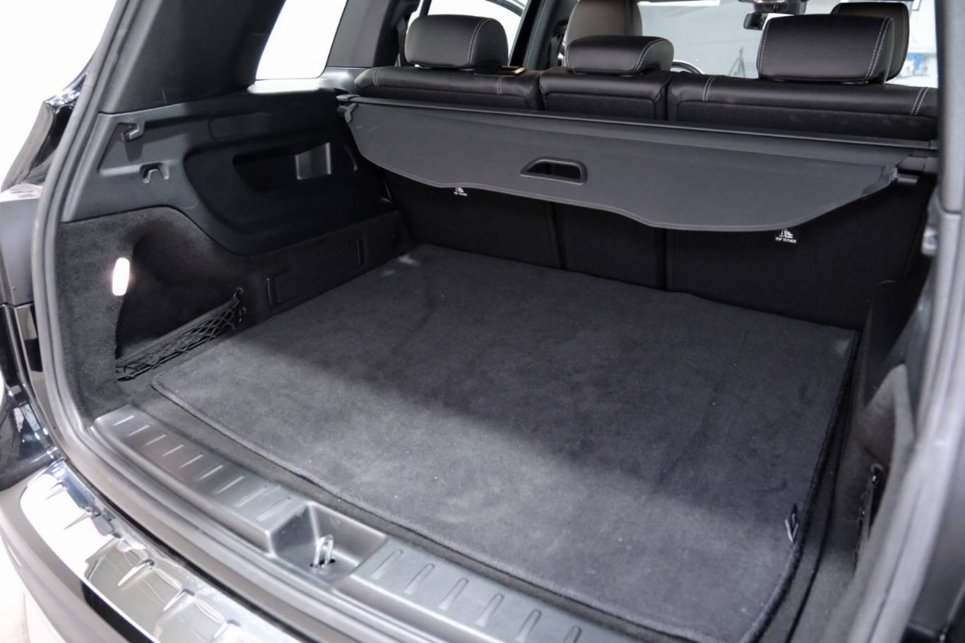 MERCEDES-BENZ GLB 200 59