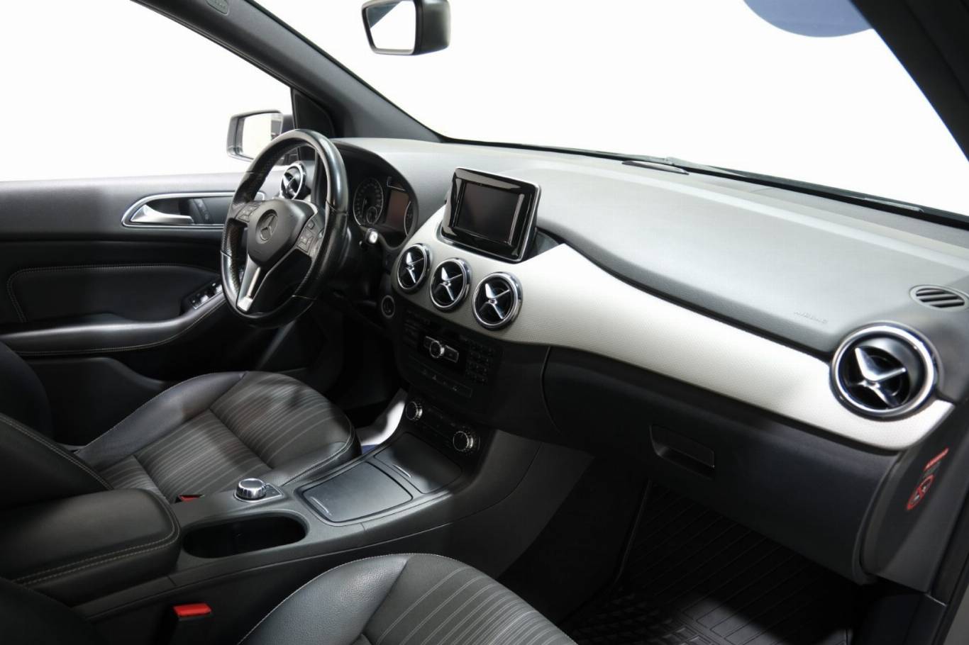 MERCEDES-BENZ B 180 47