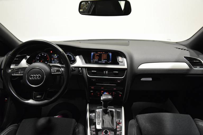 AUDI A4 22