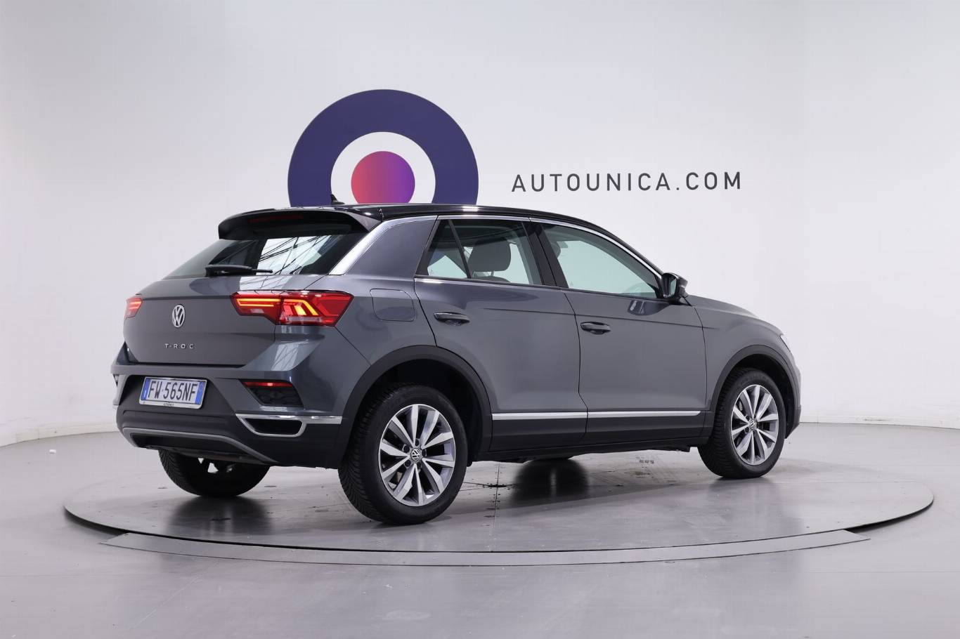 VOLKSWAGEN T-Roc 5