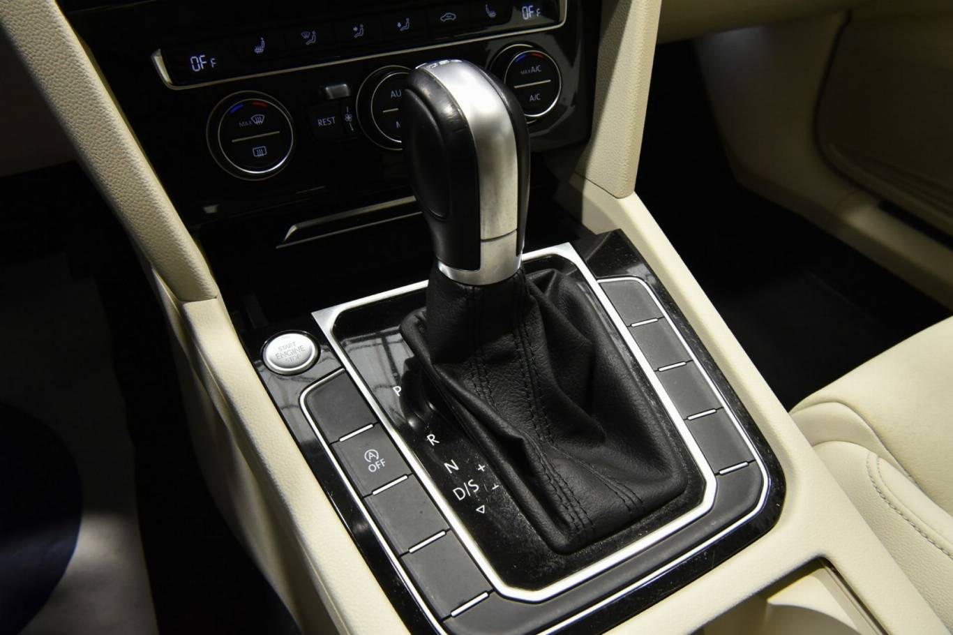 VOLKSWAGEN Passat Variant 10