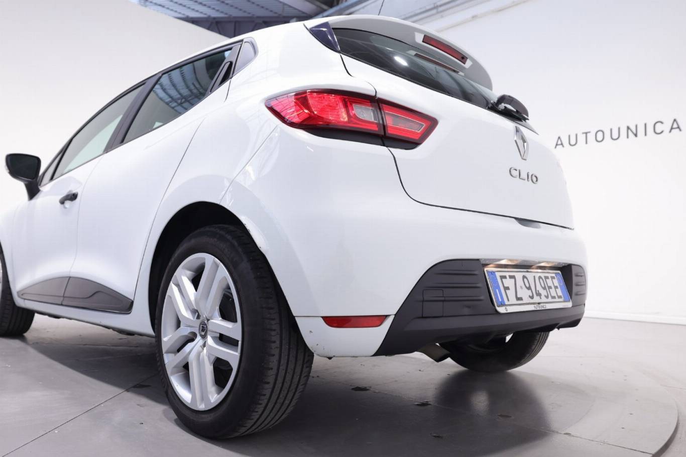 RENAULT Clio 40