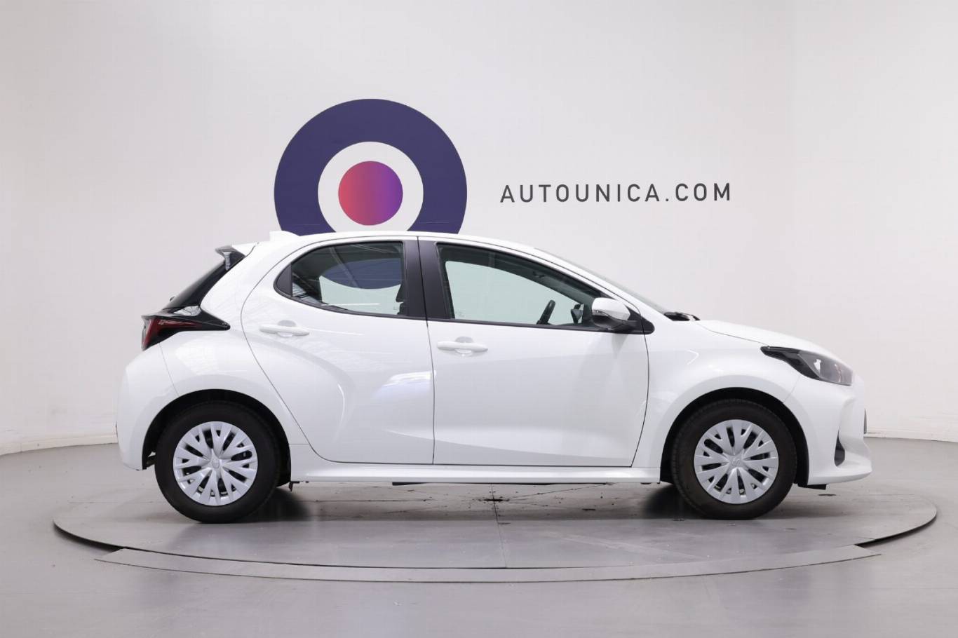 TOYOTA Yaris 4