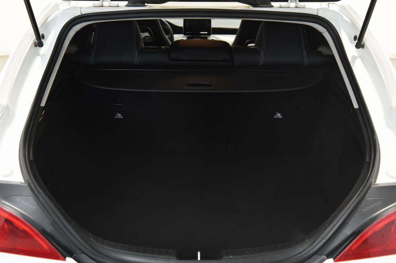 MERCEDES-BENZ CLA 180 13