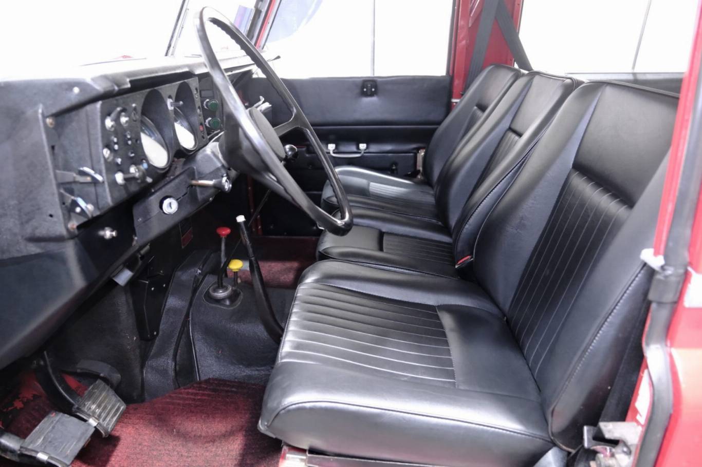 LAND ROVER Defender 6