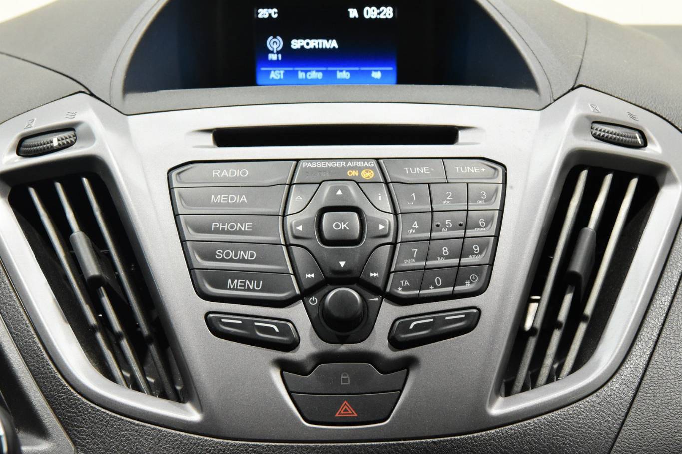 FORD Tourneo Custom 32