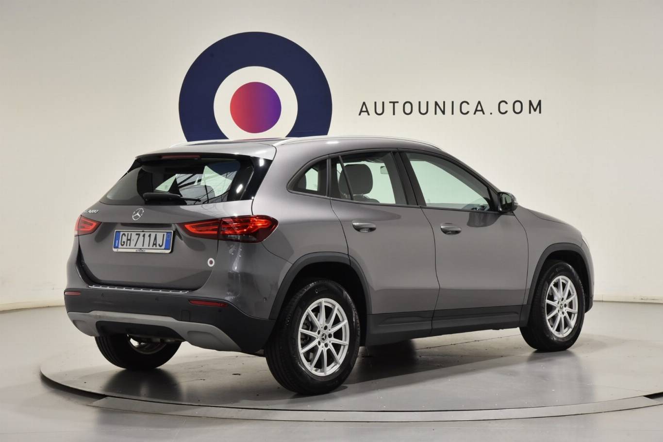 MERCEDES-BENZ GLA 180 13