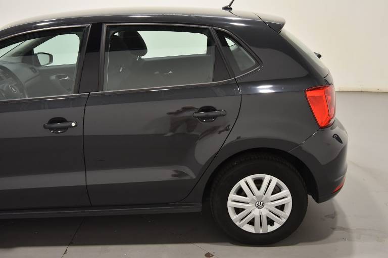VOLKSWAGEN Polo 35