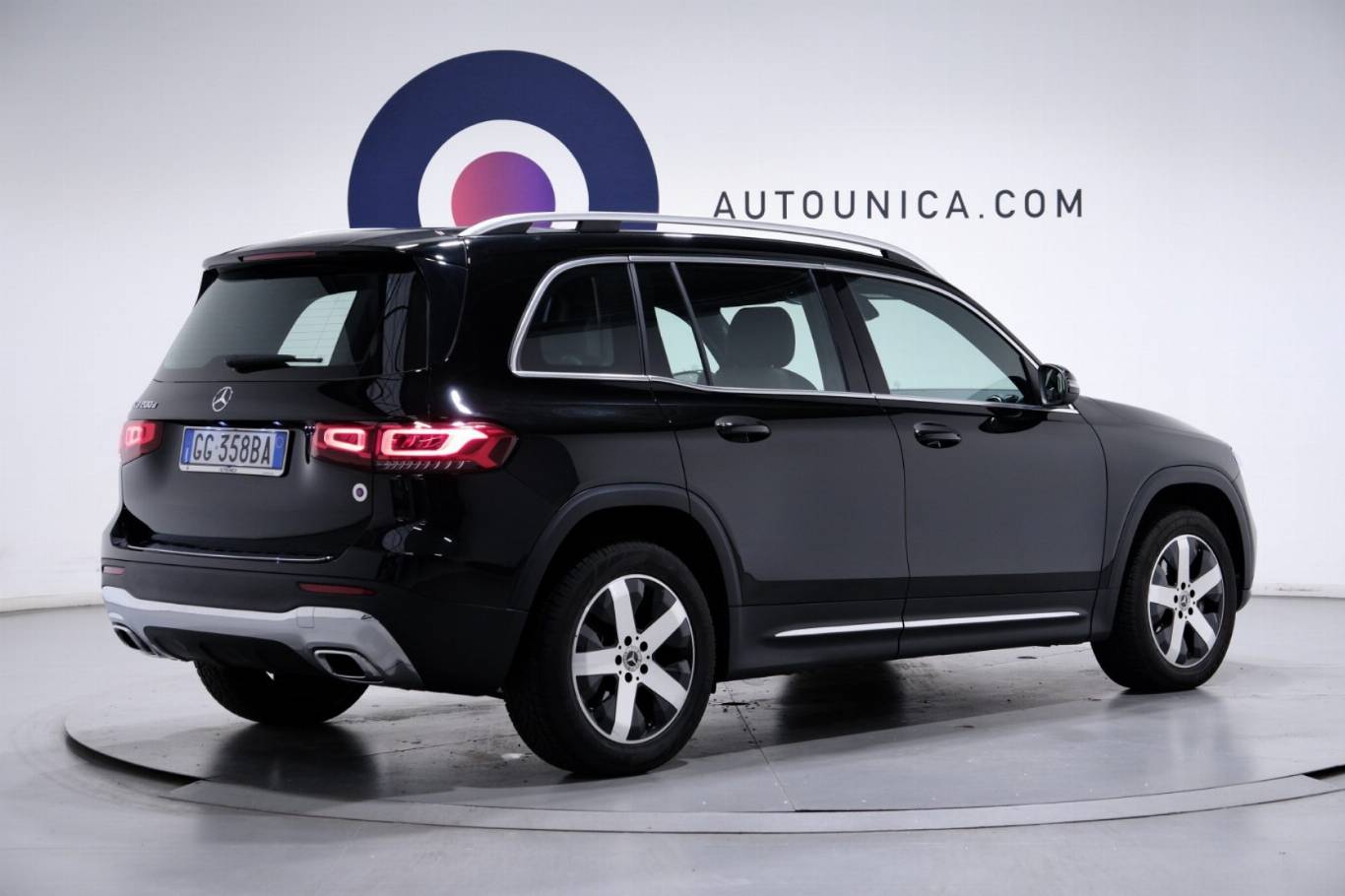 MERCEDES-BENZ GLB 200 10