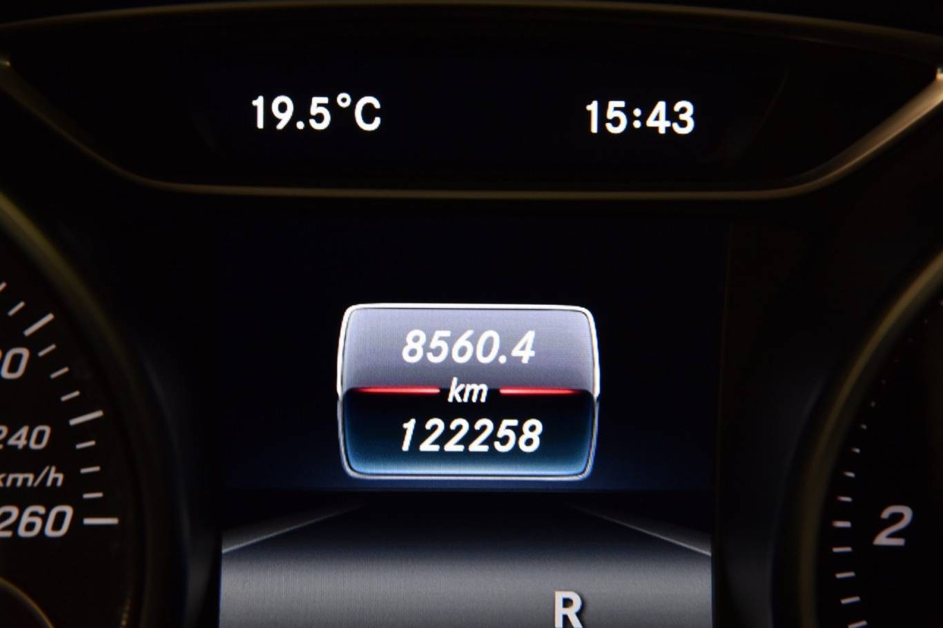 MERCEDES-BENZ A 180 8