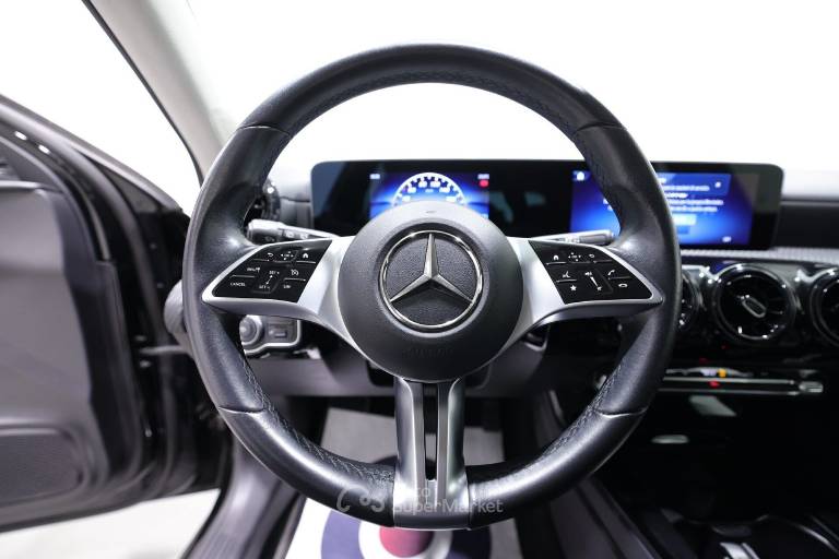 MERCEDES-BENZ Classe A 7