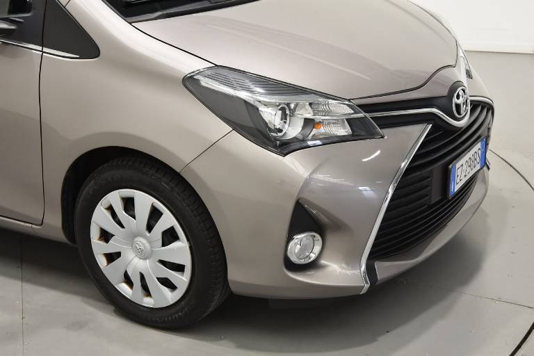 TOYOTA Yaris 39